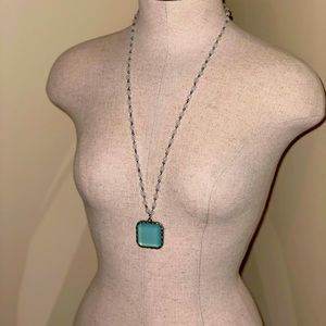 Long necklace w/ square pendant